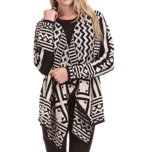 Charlie Paige Cardigan Aztec - Picture 2 of 12